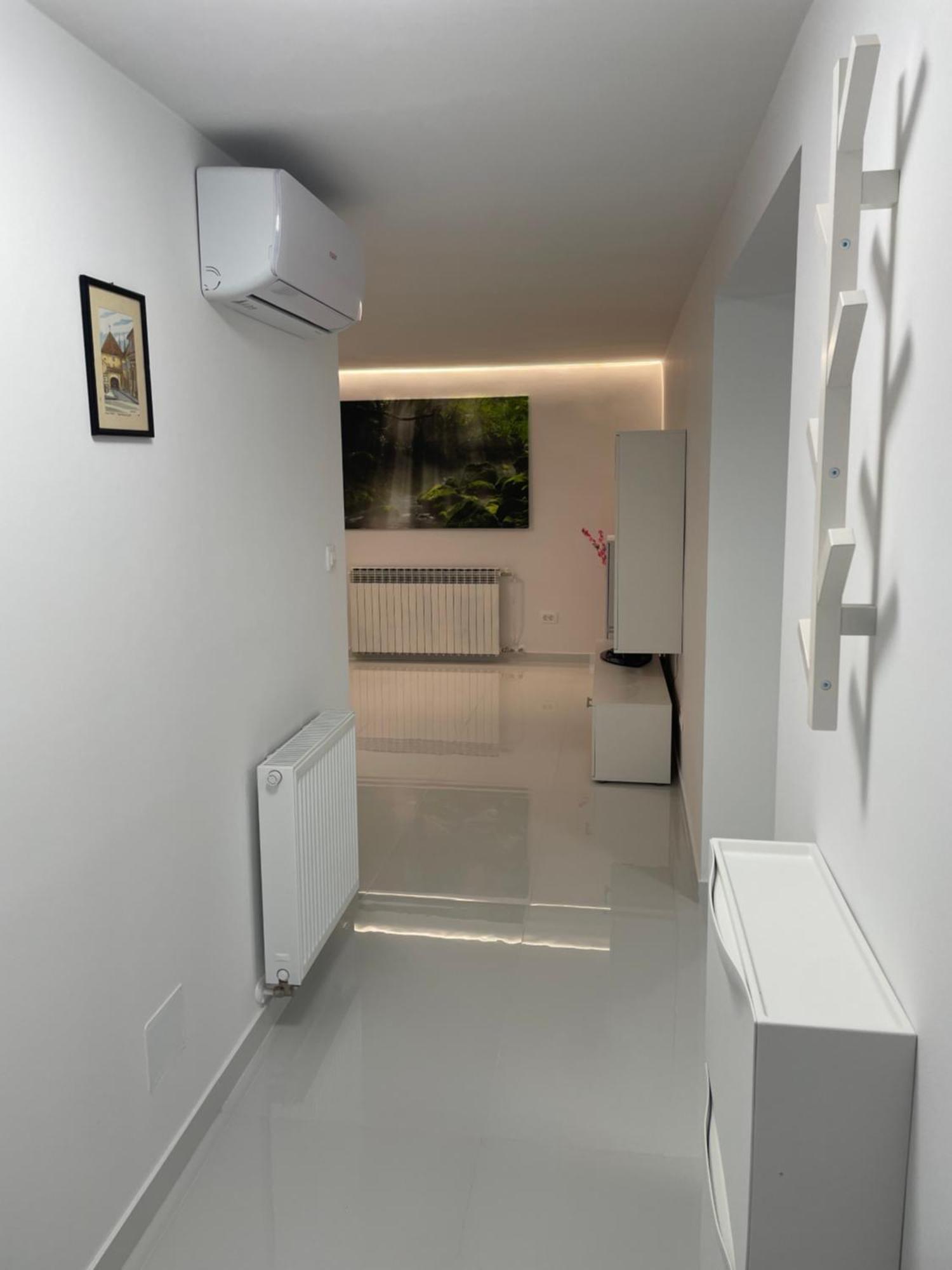 Apartment White Zagreb - Private Parking&Garage エクステリア 写真
